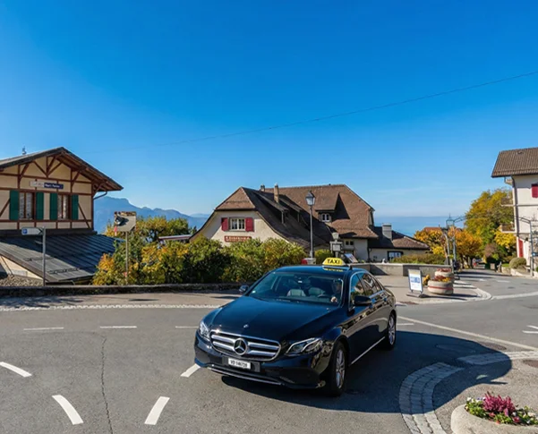 un taxi au funiculaire du Mt-Pèlerin
